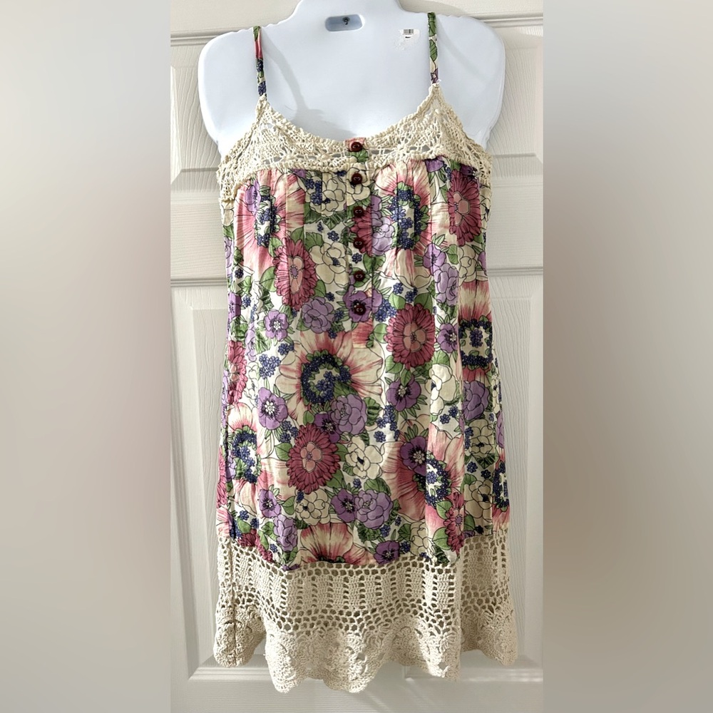 KIMCHI & BLUE Floral and Crochet Sundress